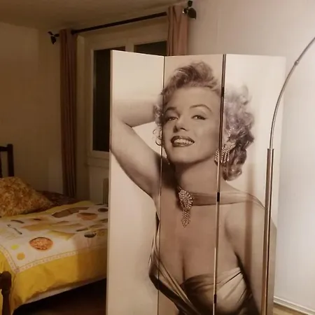 La Campagne A La Bed and breakfast