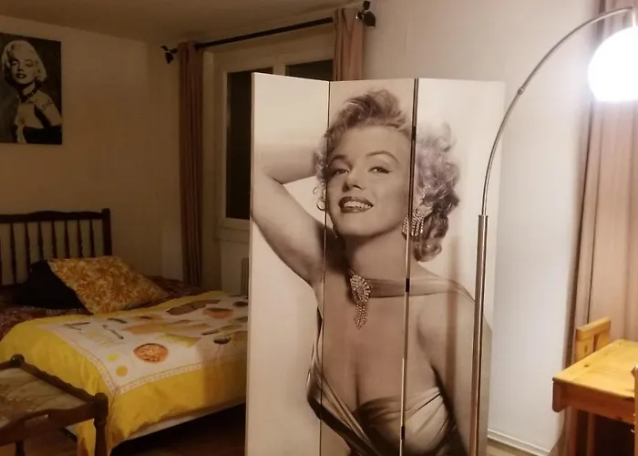 La Campagne A La Bed and breakfast